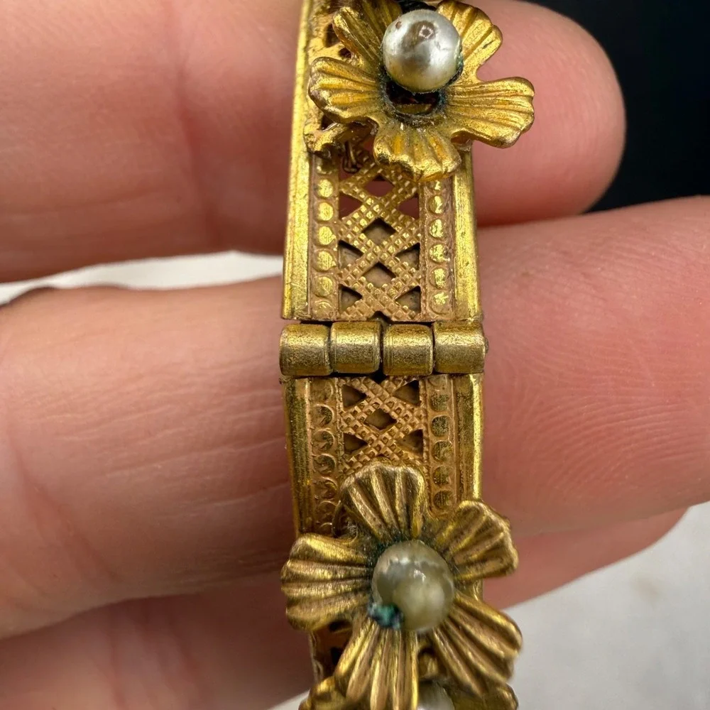 Miriam Haskell read bracelet